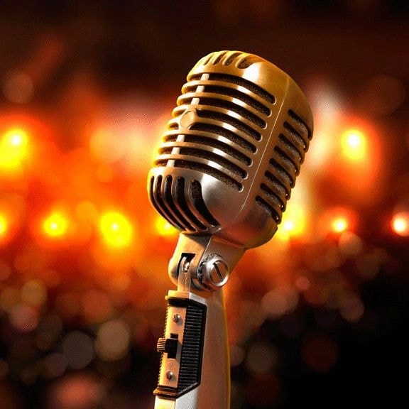 Vintage microphone for voice coaching